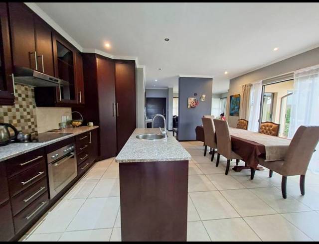 3 BEDROOM HOUSE FOR SALE IN MIDSTREAM ESTATE